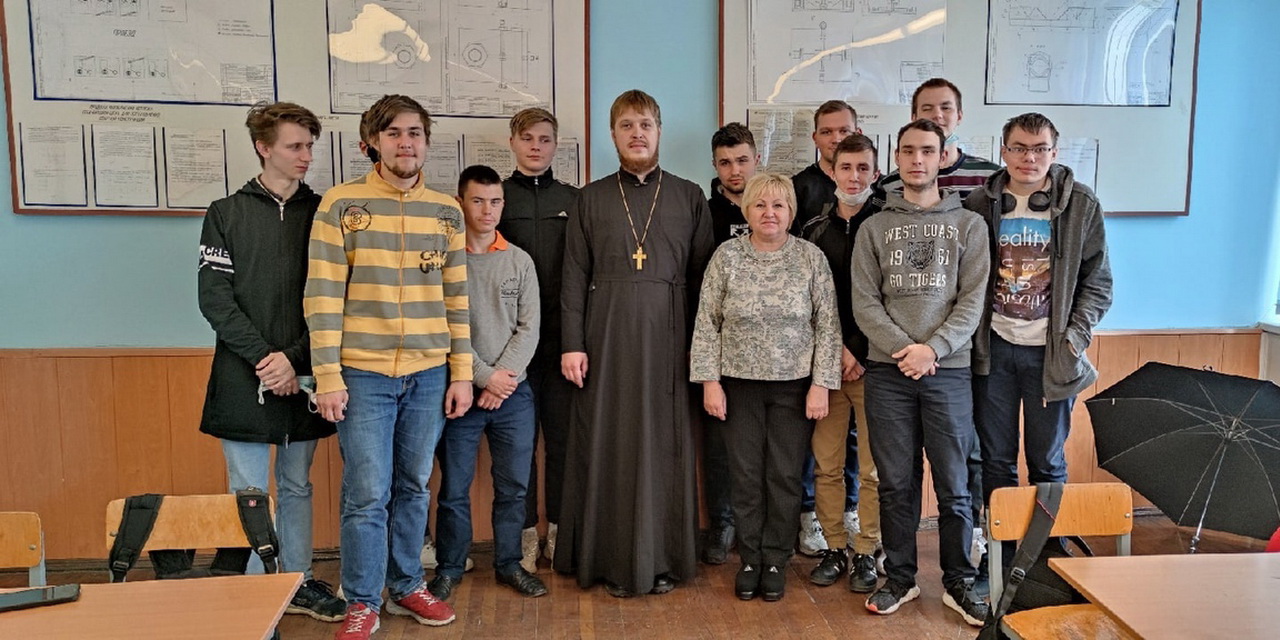 Встреча учащихся с Отцом Павлом