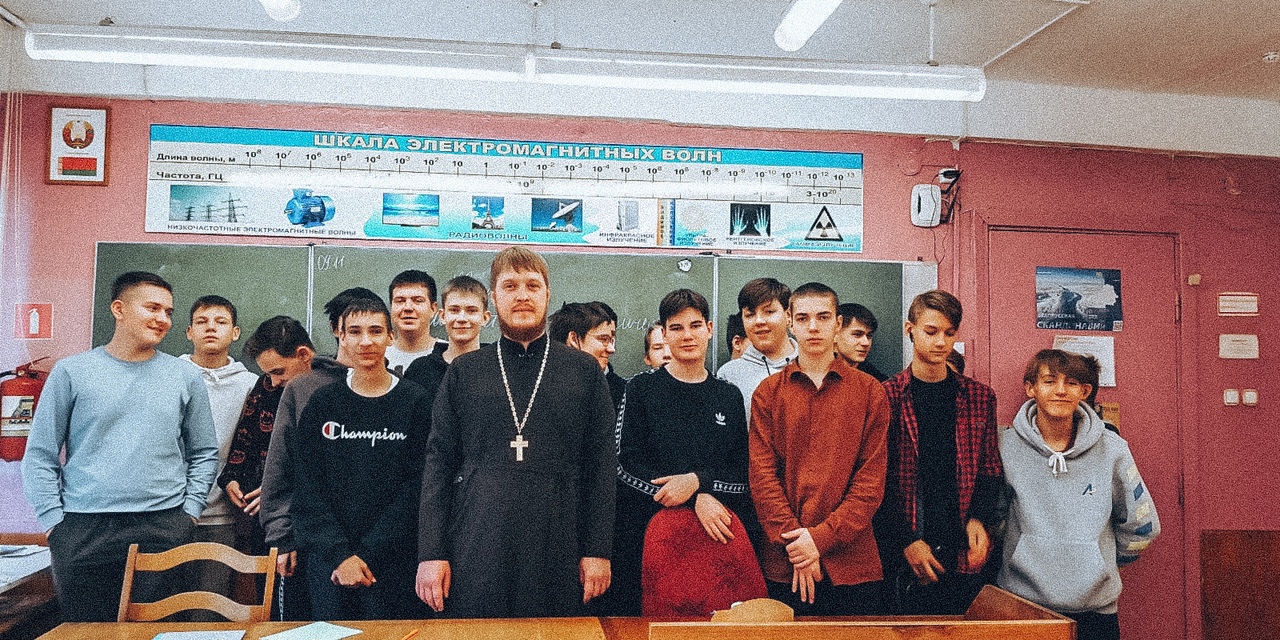 Круглый стол  "Верность традициям и глобальные вызовы современности"