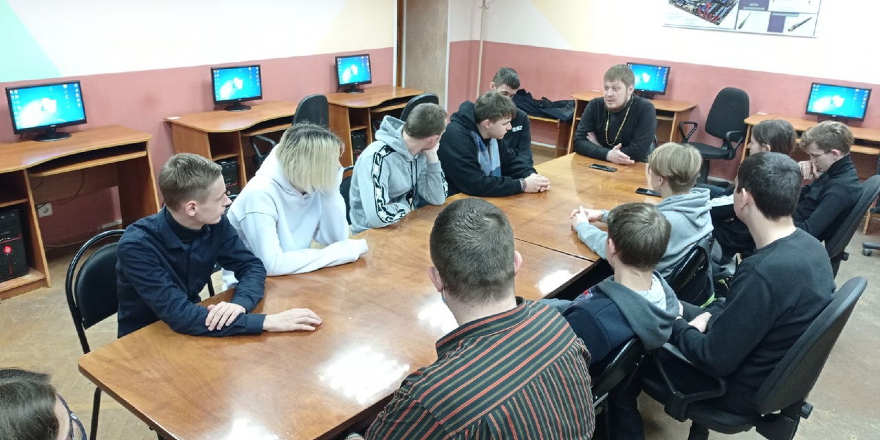 Круглый стол с Отцом Павлом