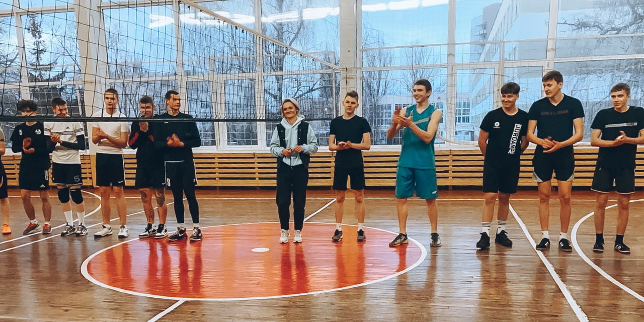 Товарищеская встреча по волейболу