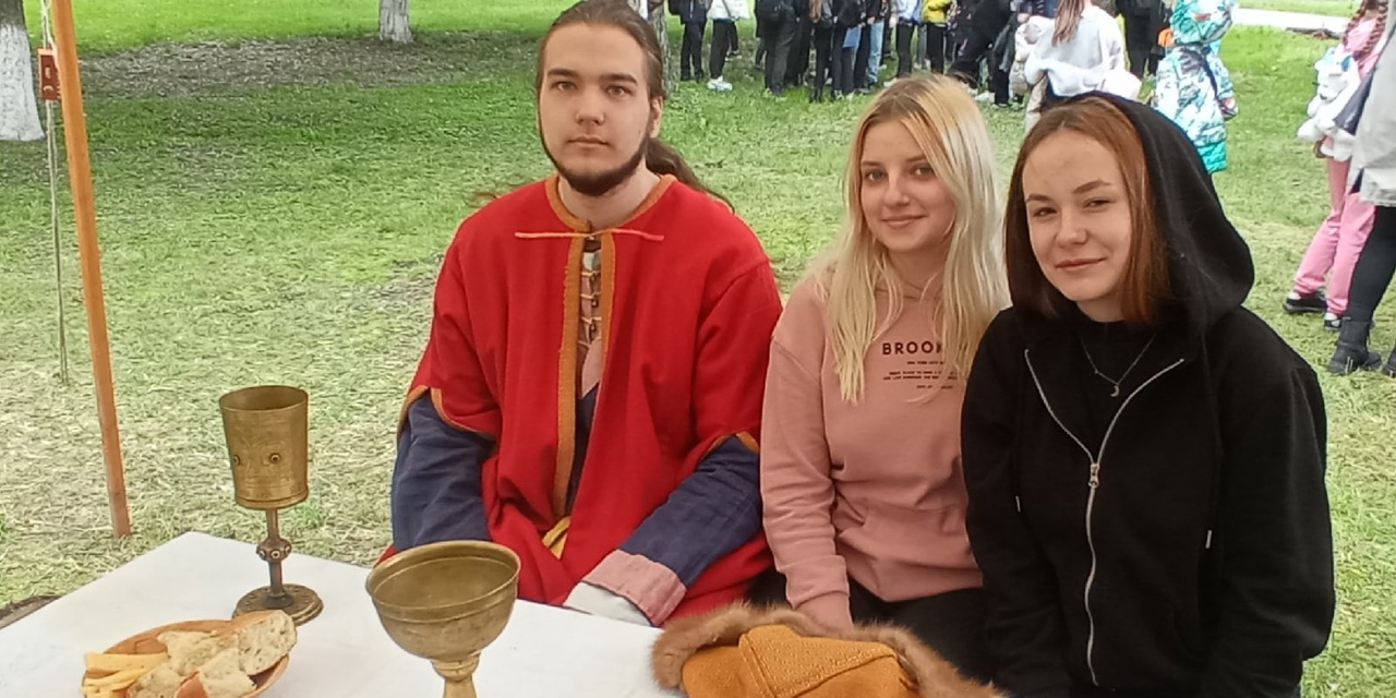 Выходим за рамки...Исторической науке тесно в кабинете..