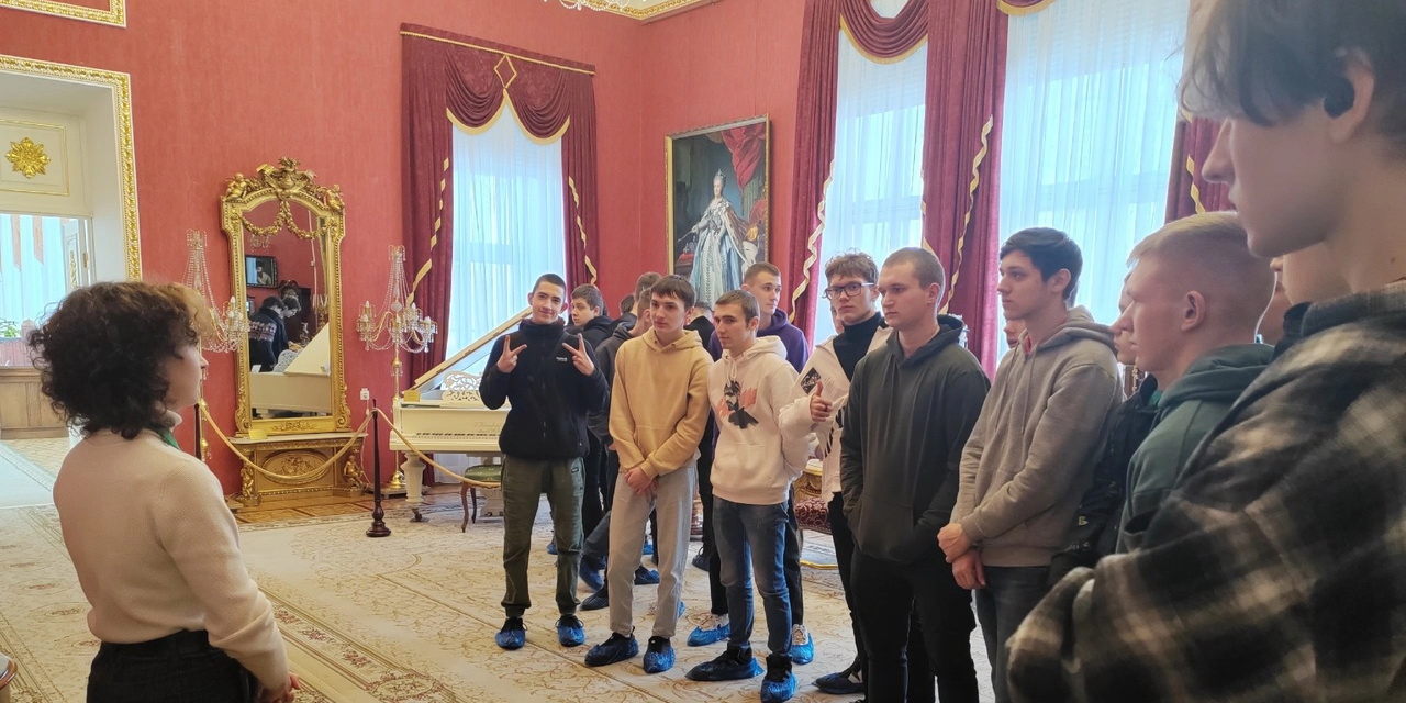Экскурсия во Дворец Румянцевых и Паскевичей