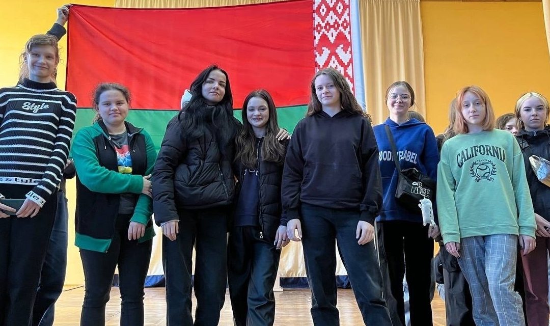 Челлендж «Фото с символами страны»