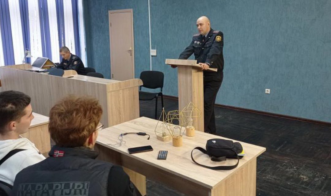 Встреча учащихся с сотрудниками Новобелицкого РОВД