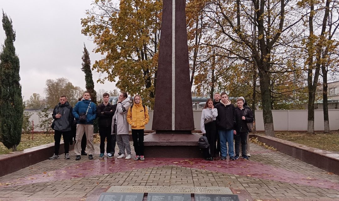 Посещение Братской могилы советских воинов-освободителей