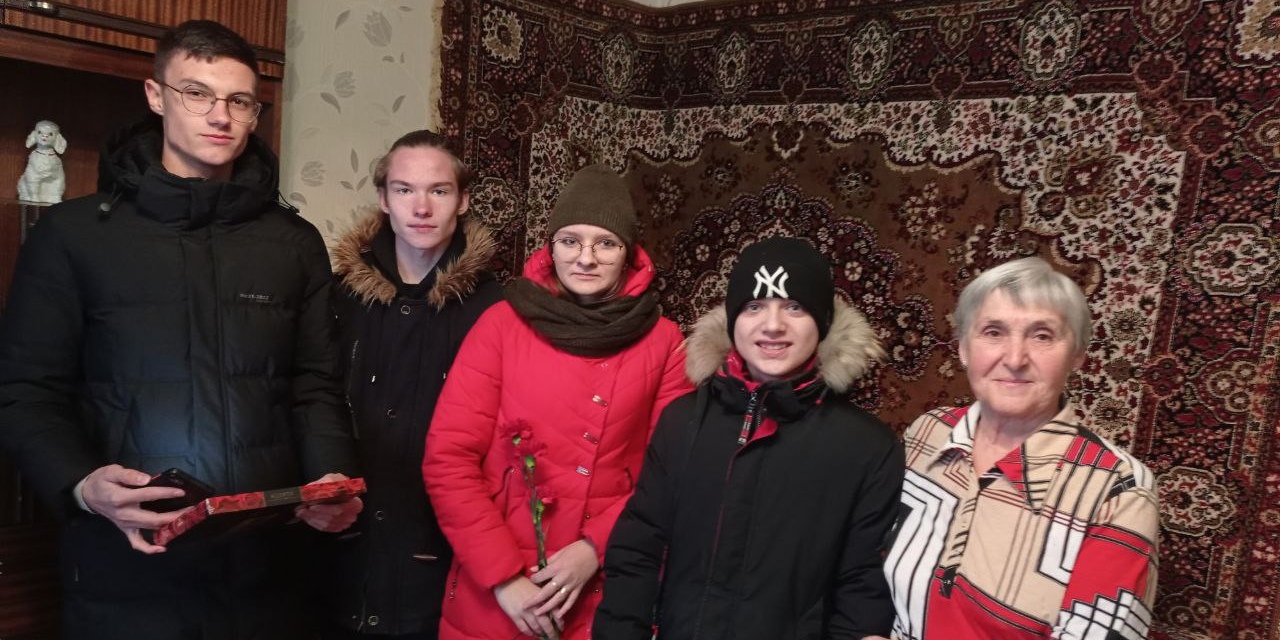 Поздравление несовершеннолетней узницы