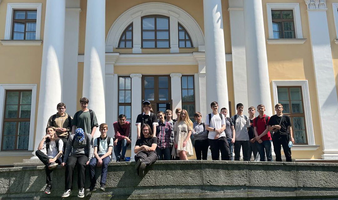 Экскурсия во дворец Румянцевых и Паскевичей