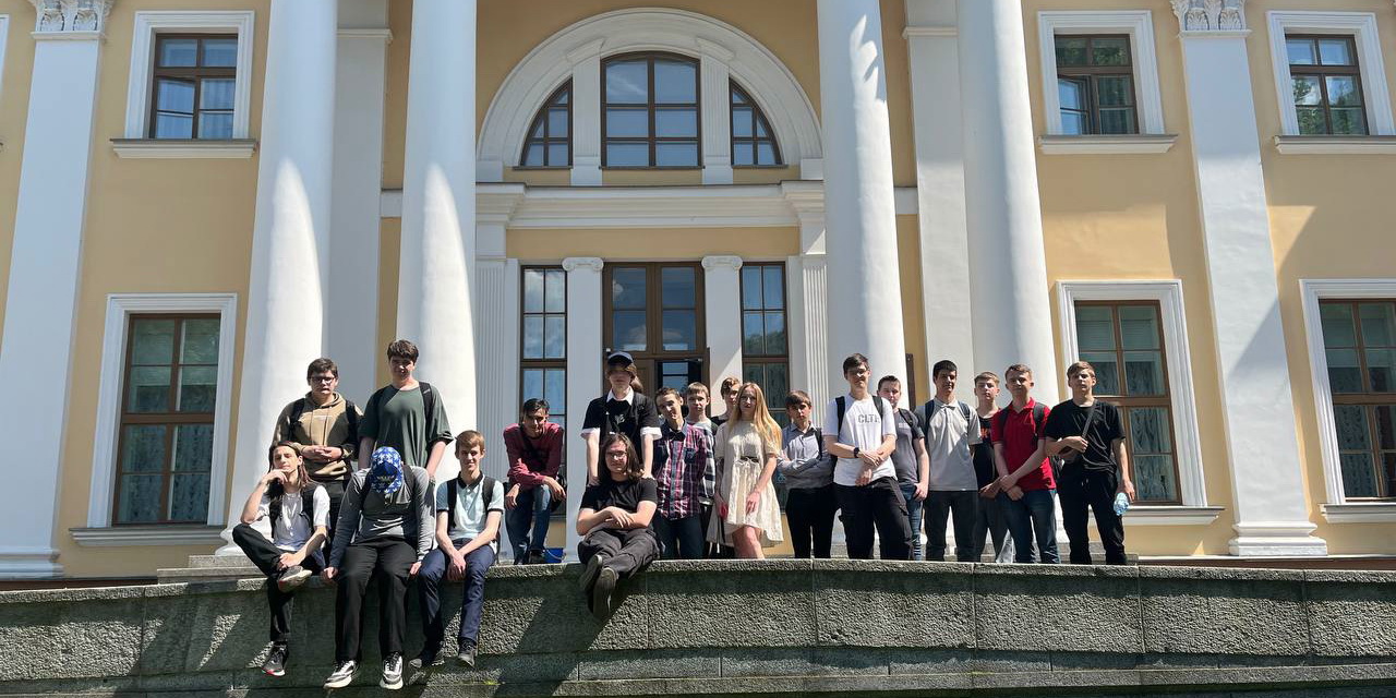 Экскурсия во дворец Румянцевых и Паскевичей