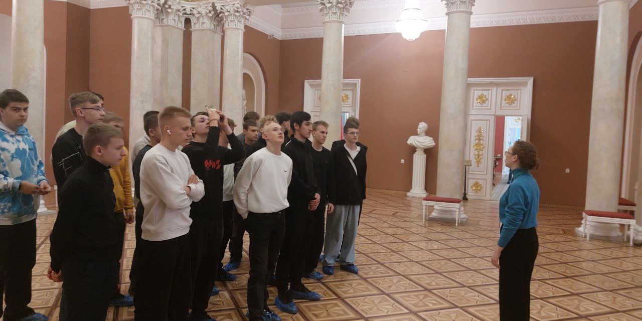Экскурсия во Дворец Румянцевых и Паскевичей
