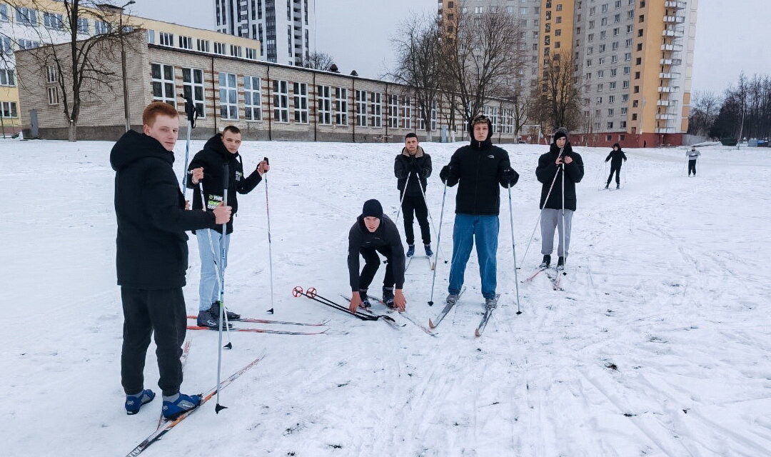 Отборочные соревнования по лыжным гонкам в колледже!