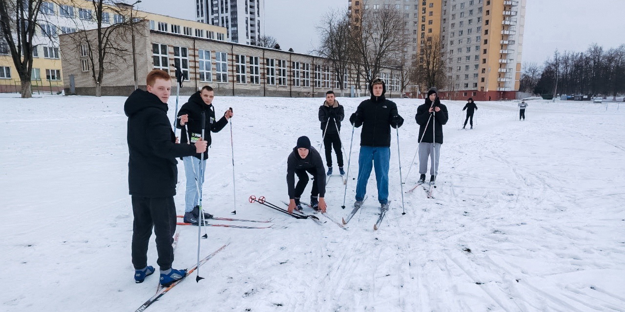Отборочные соревнования по лыжным гонкам в колледже!