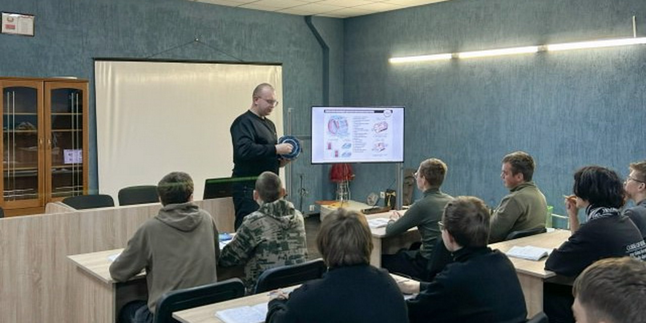 Открытое учебное «Устройство и принцип действия асинхронных двигателей»