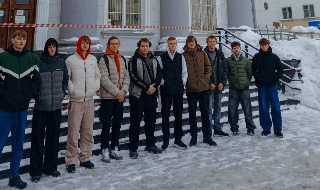Через искусство — к памяти: студенты на премьере военной драмы